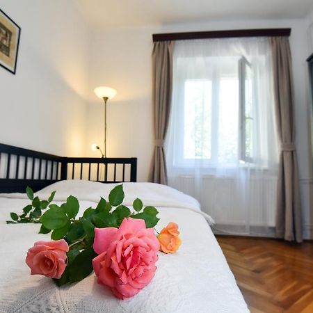 Grape&Wine Guesthouse เอ็กเกอร์ ภายนอก รูปภาพ