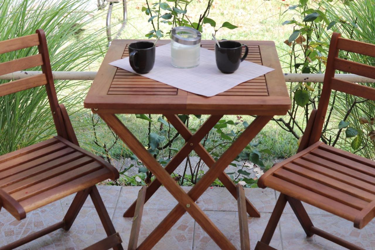 Grape&Wine Guesthouse เอ็กเกอร์ ภายนอก รูปภาพ