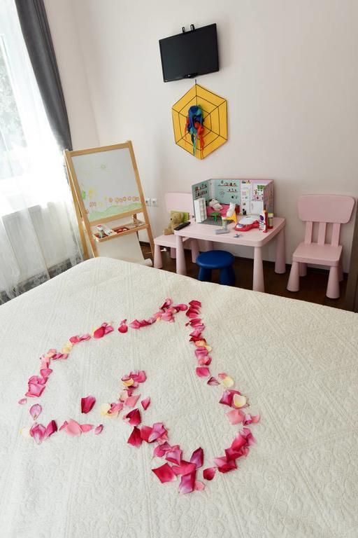 Grape&Wine Guesthouse เอ็กเกอร์ ภายนอก รูปภาพ